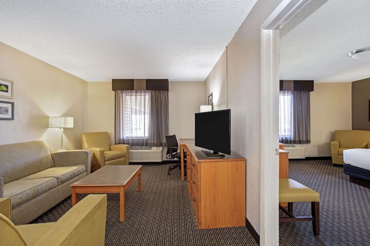 Room 15 of 35