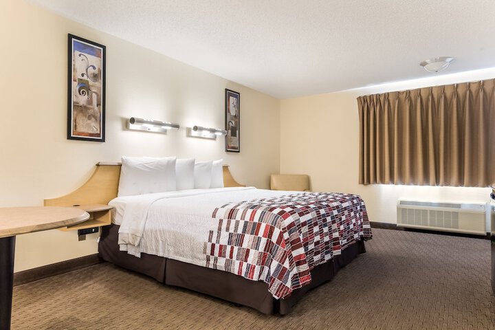 Red Roof Inn Cleveland Airport-Middleburg Heights