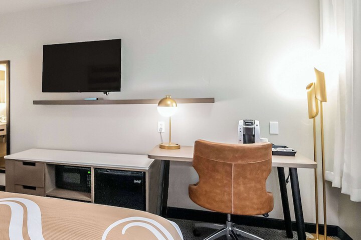 Room 20 of 63