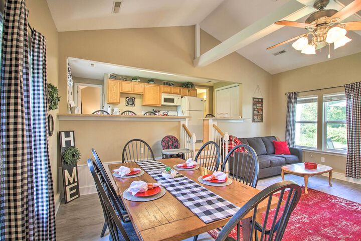 turtle Rock - Ironton Cabin w / Furnished Patio!