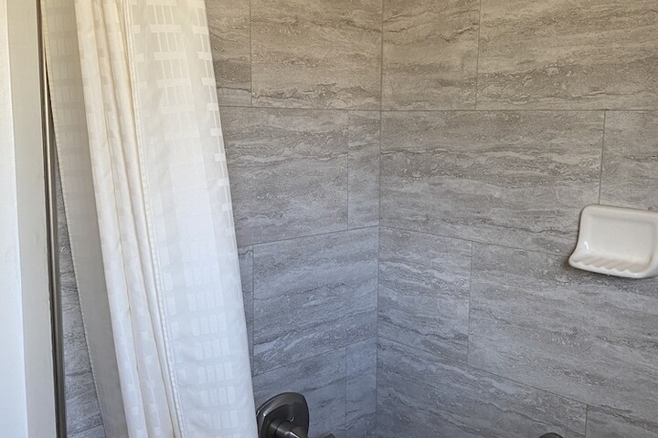 Room 16 of 44