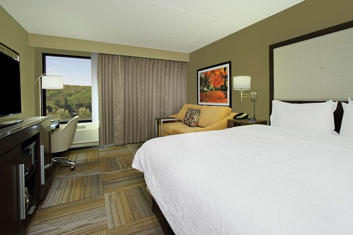 Room 42 of 60