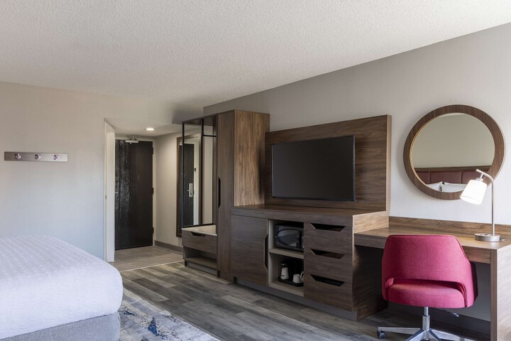 Room 25 of 37