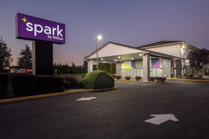Spark by Hilton - Kent Seattle