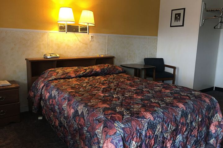 Room 8 of 24