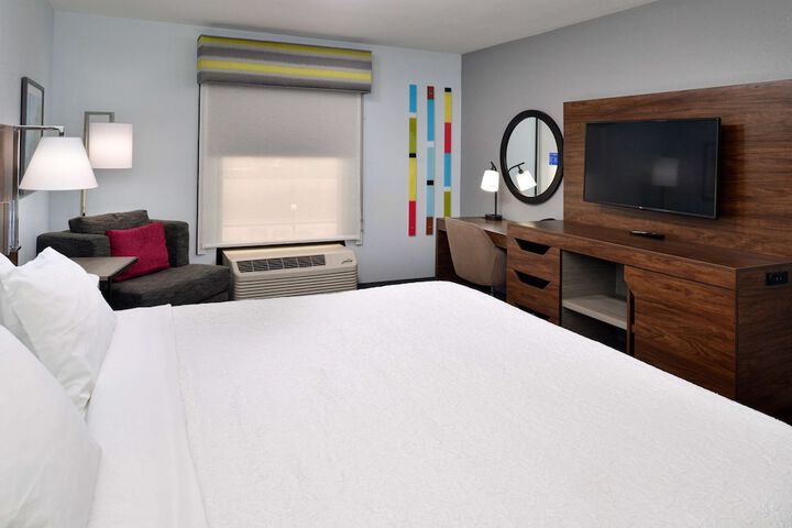 Room 10 of 42