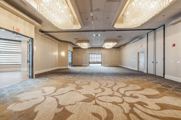 Ballroom/Hall 36 of 40