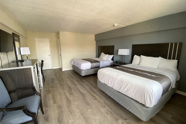 Room 38 of 77