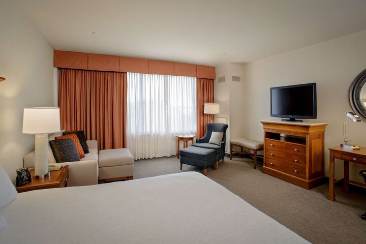 Room 16 of 32
