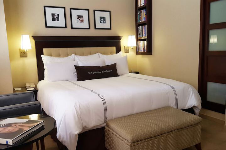 Room 37 of 53