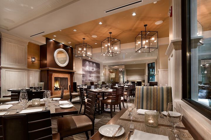 Dining 81 of 110