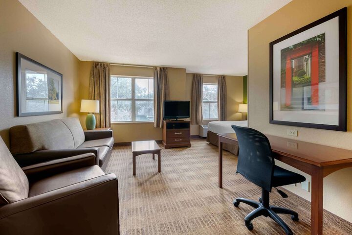 Room 17 of 32