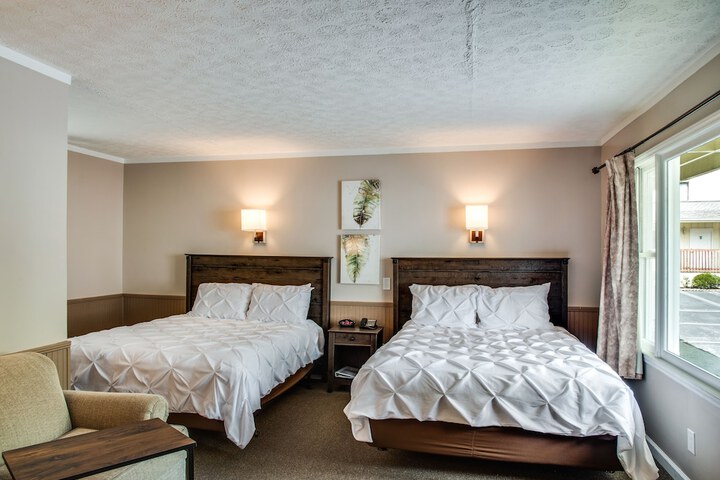 Room 35 of 102
