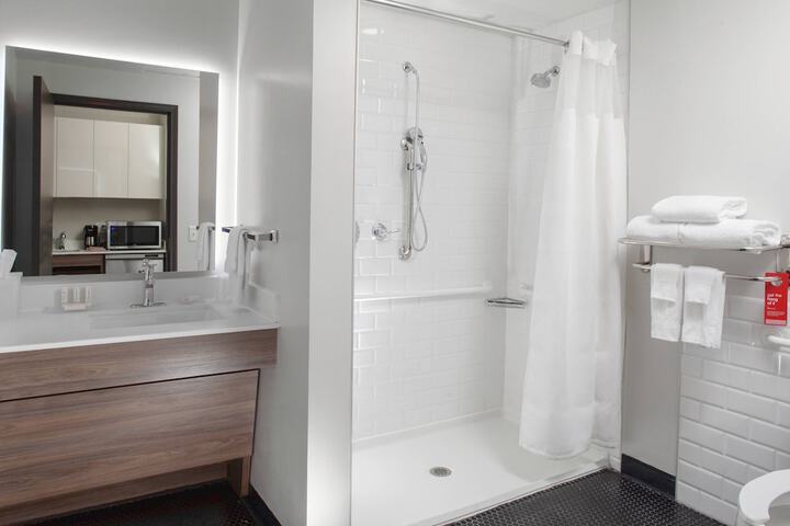 Room 15 of 24