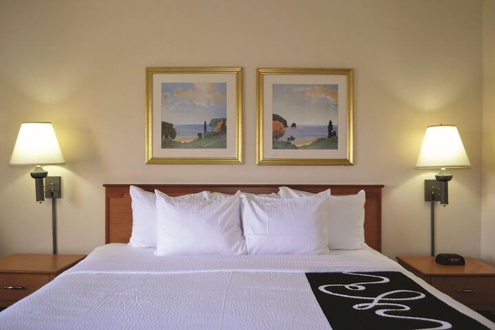 Room 16 of 32
