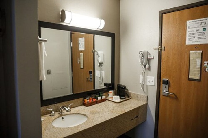 Room 6 of 23