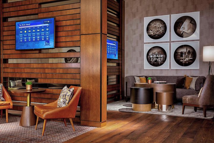 Lounge 95 of 119