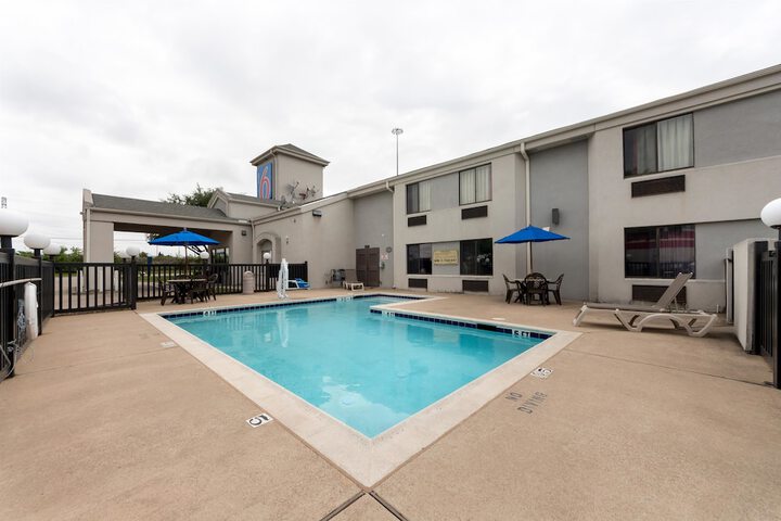 Pool 4 of 38