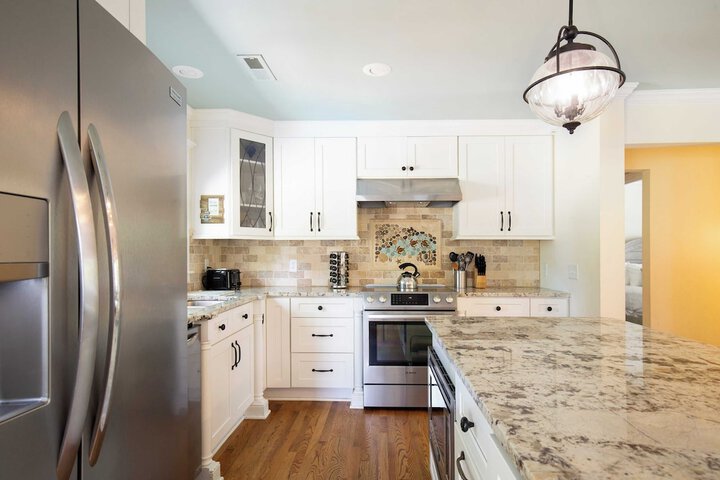 Palmetto by Avantstay Gorgeous Character Home w / Pool Sun Room & Pool Table!