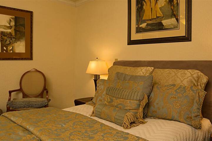 Room 8 of 42