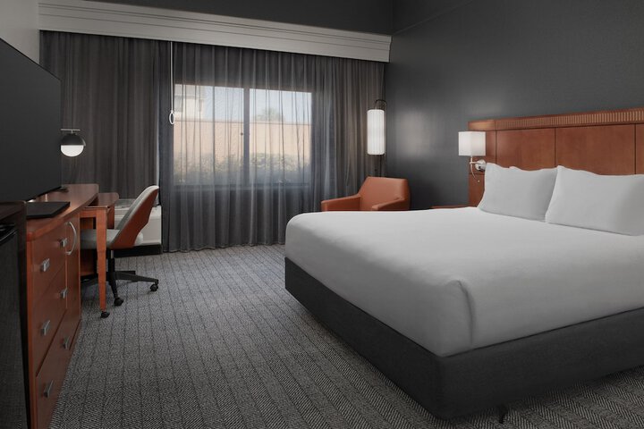 Room 43 of 62
