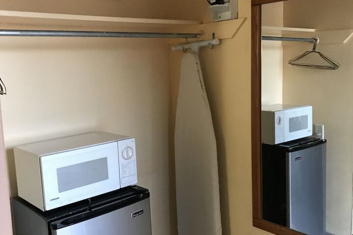 Room 12 of 34
