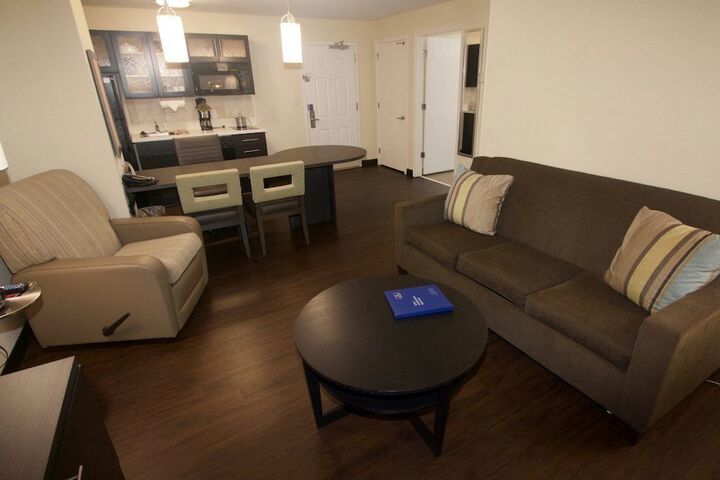 Room 16 of 38