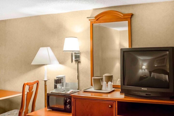 Room 30 of 43