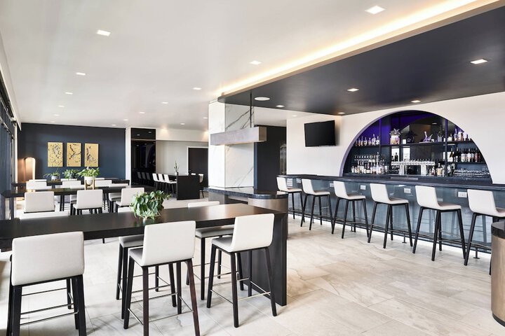 Lounge 59 of 67
