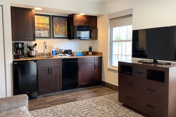 Room 16 of 18