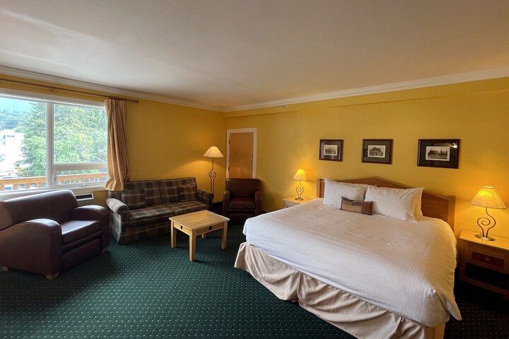 Room 25 of 61