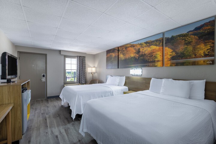 Room 10 of 17