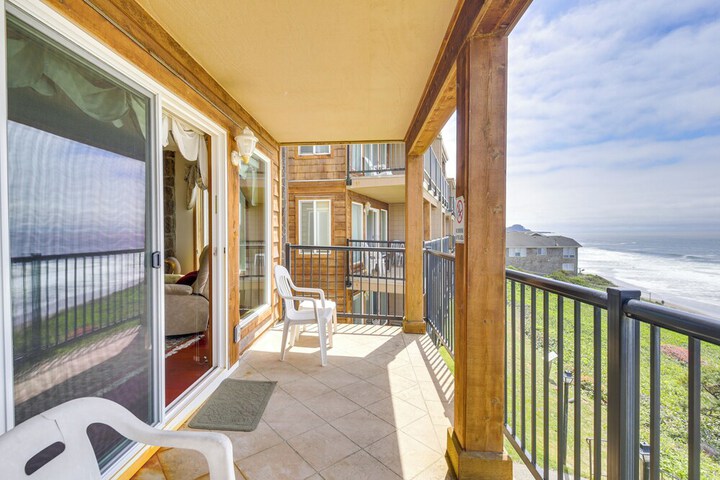 Lincoln City Oceanfront Condo Near Lincoln Beach!