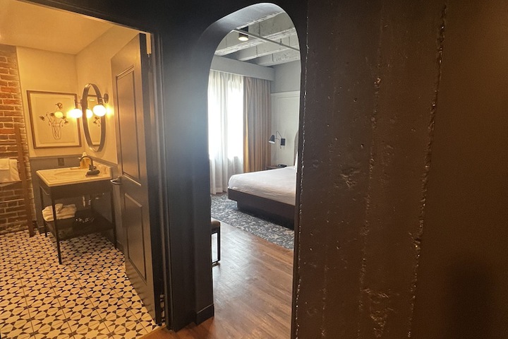 Room 51 of 67