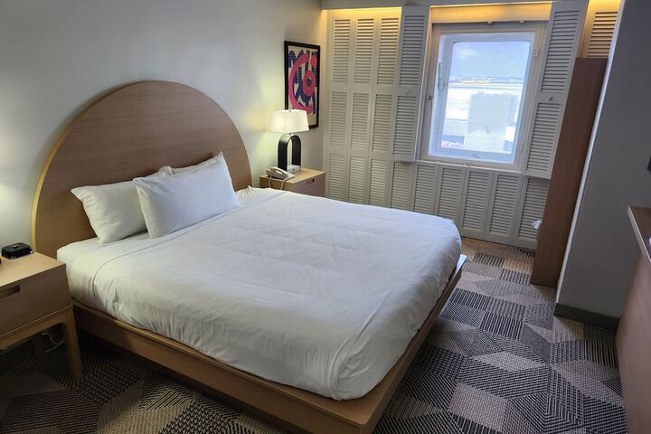 Room 5 of 22