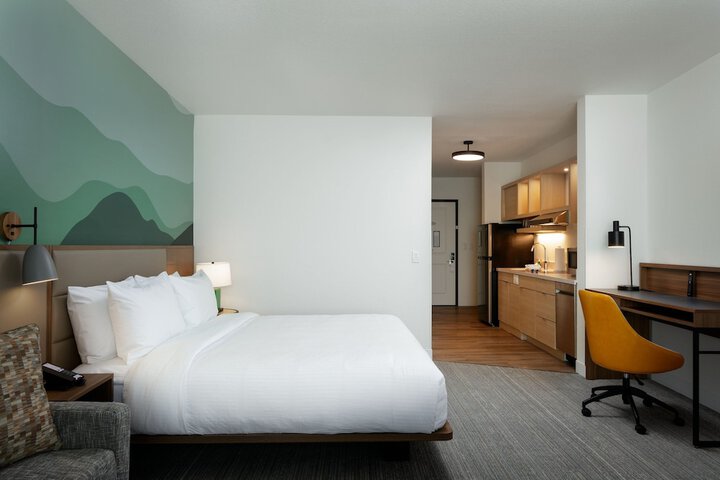 Room 21 of 34