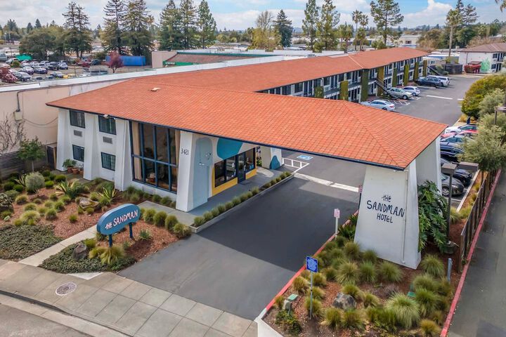 The Sandman Santa Rosa Sonoma an Ascend Collection Hotel