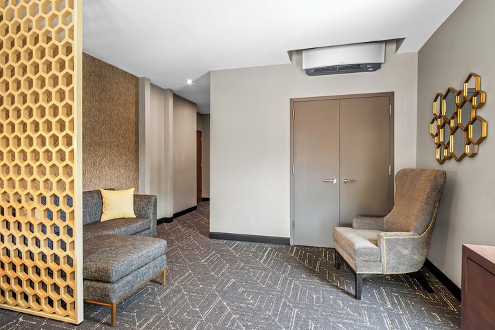 Beacon Suites Hotel