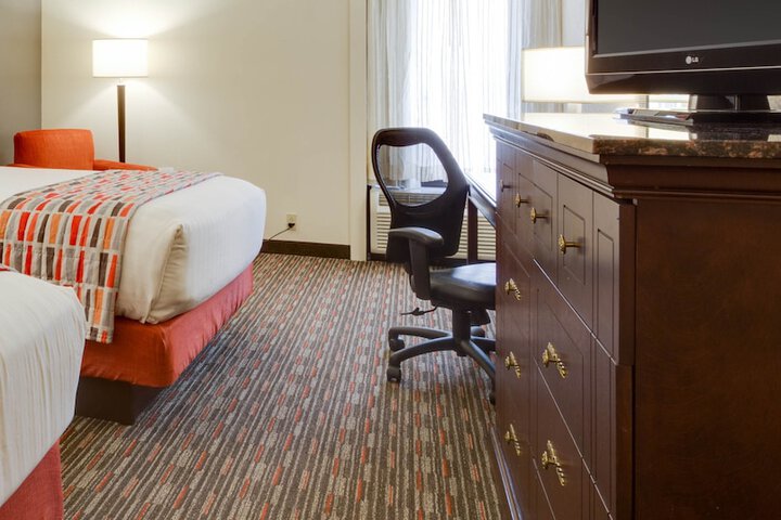 Room 10 of 31