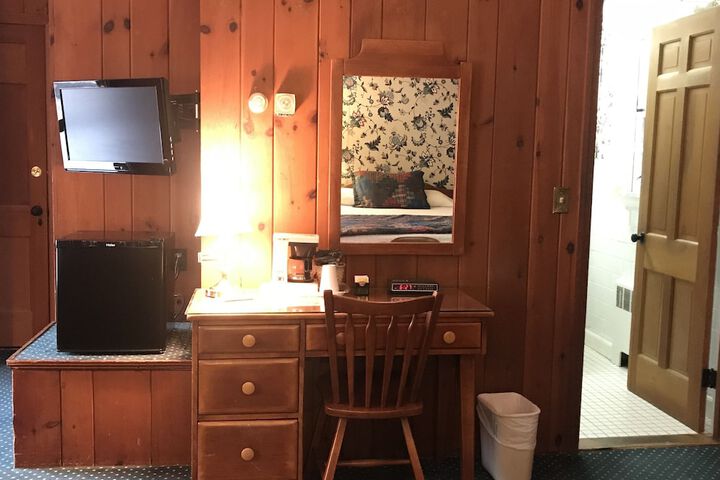 Room 35 of 84