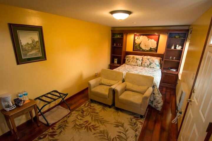 Garden Gate Get-A-Way Bed & Breakfast
