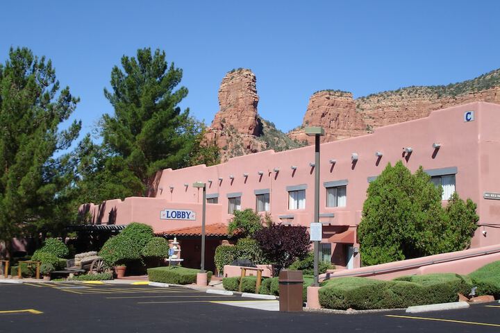 Hotel 2 of 32