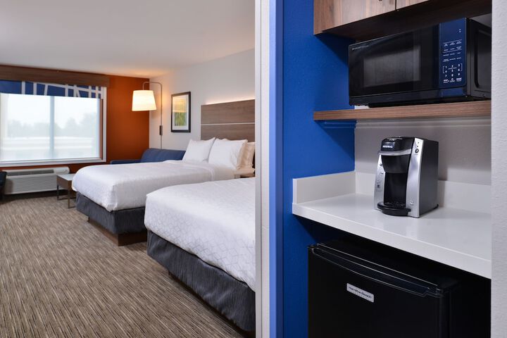 Holiday Inn Express & Suites Marshalltown by IHG