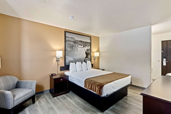 Room 7 of 36
