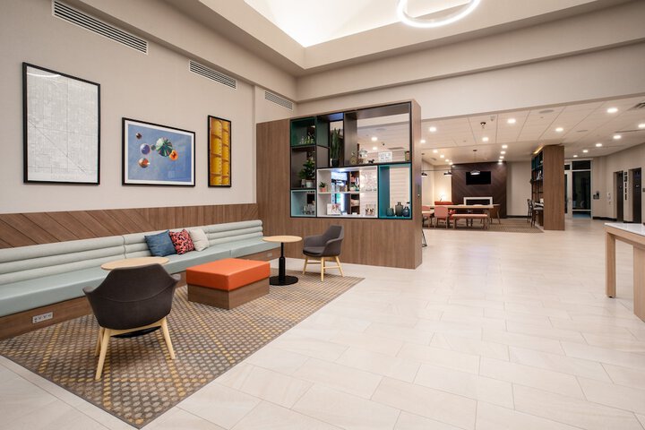 Hotel 4 of 65