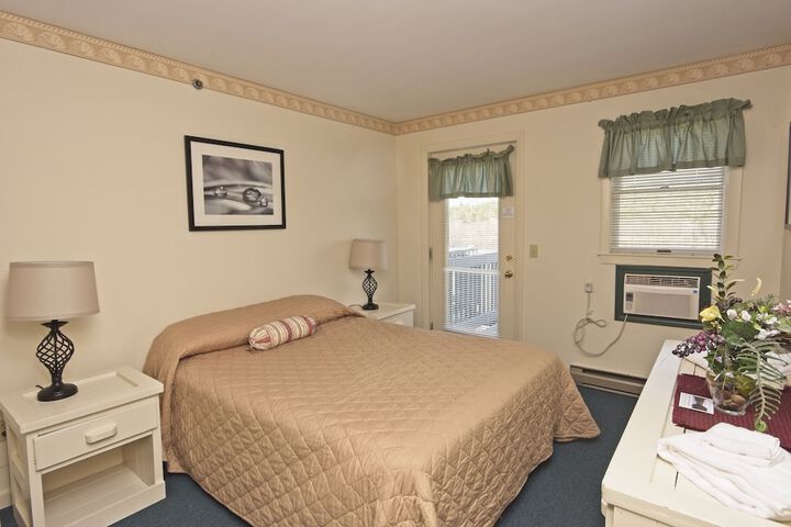 Room 18 of 28