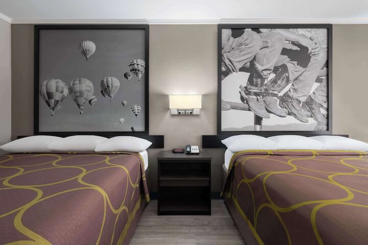 Super 8 by Wyndham Longview / North
