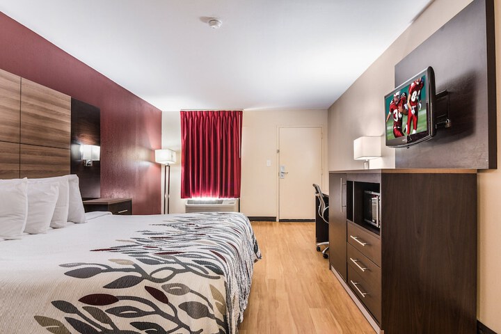 Room 21 of 28