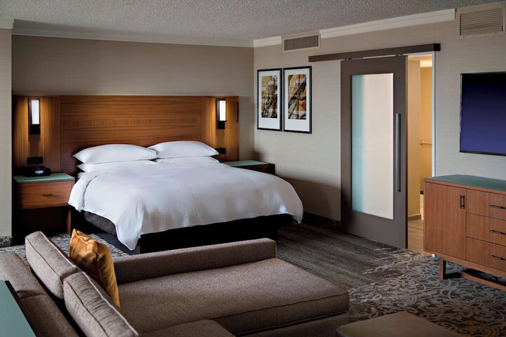 Room 25 of 53