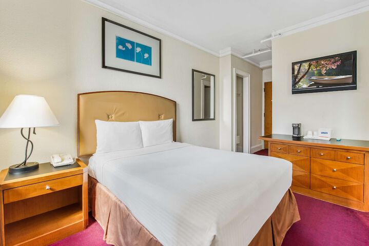 Room 12 of 22